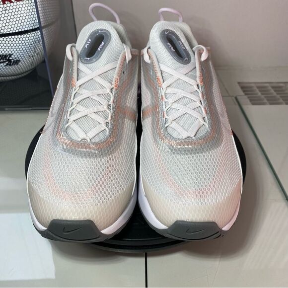 🆕 Nike	Air Max 2090 GS 'Platinum Tint Light Violet' - Womens 8.5 - Picture 11 of 11